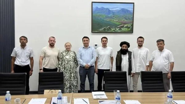 В СЭЗ Айритом в Сурхандарьинской области открылся Торговый дом Тюменской области России - Sputnik Узбекистан