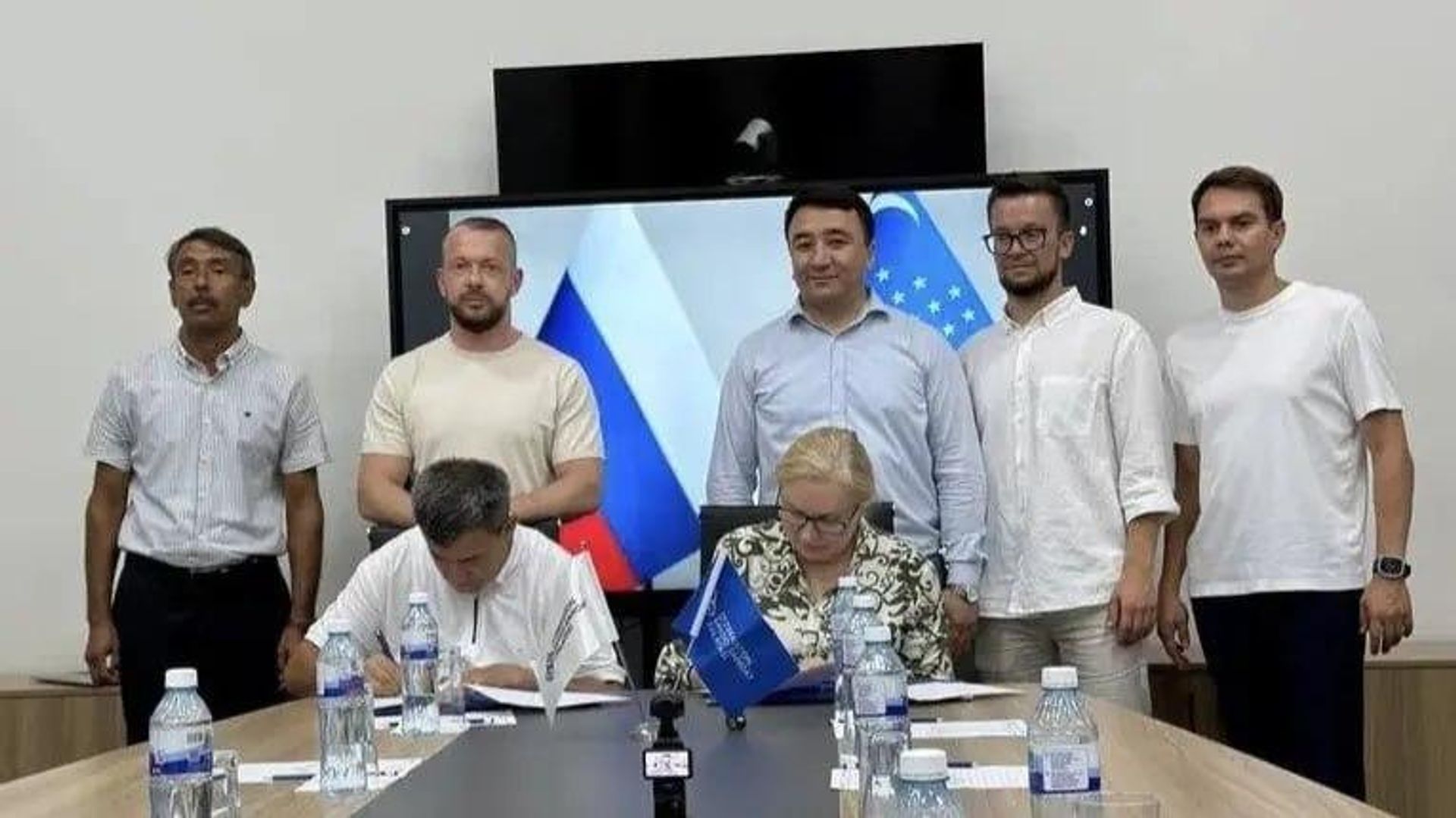 В СЭЗ Айритом в Сурхандарьинской области открылся Торговый дом Тюменской области России В СЭЗ Айритом в Сурхандарьинской области открылся Торговый дом Тюменской области России - Sputnik Узбекистан, 1920, 04.08.2026