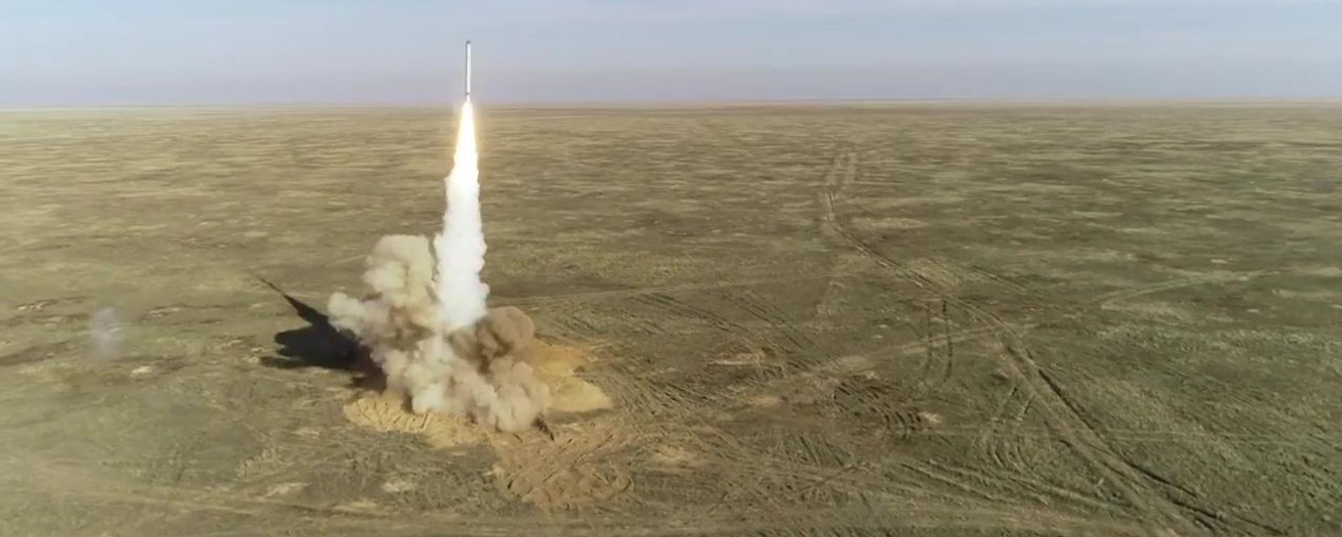 Пуск крылатой ракеты оперативно-тактического ракетного комплекса Искандер. Архивное фото - Sputnik Ўзбекистон, 1920, 04.08.2026