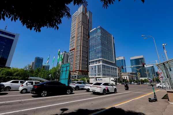 "Tashkent City" xalqaro ishbilarmonlik markazi yonidagi keng qatnov qismi - Sputnik O‘zbekiston