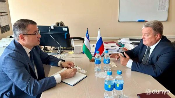 Генеральный консул Узбекистана Хажиакбар Вахабов встретился с министром промышленности и торговли Приморского края РФ Сергеем Калитиным - Sputnik Узбекистан