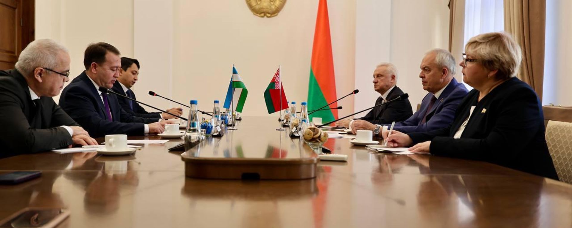 Vstrecha posla Uzbekistana Nuriddina Mamajonova so spikerom Palati predstaviteley Belarusi Igorem Sergeyenko - Sputnik O‘zbekiston, 1920, 10.08.2026