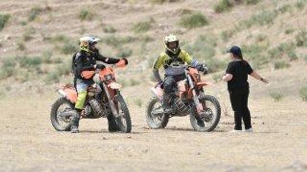 40 километров бездорожья: как прошел UZBEKISTAN ENDURO CUP 2026 - Sputnik Узбекистан