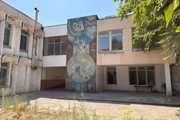 Мозаики со стен здания бывшего туберкулезного диспансера в Ташкенте сохранят и перенесут на другую территорию - Sputnik Узбекистан