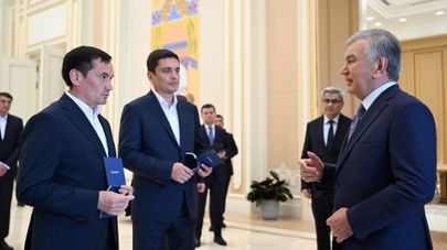 Президент ознакомился с созидательной работой в международном аэропорту Ургенча