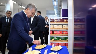Президент ознакомился с деятельностью предприятия по производству молочной продукции

