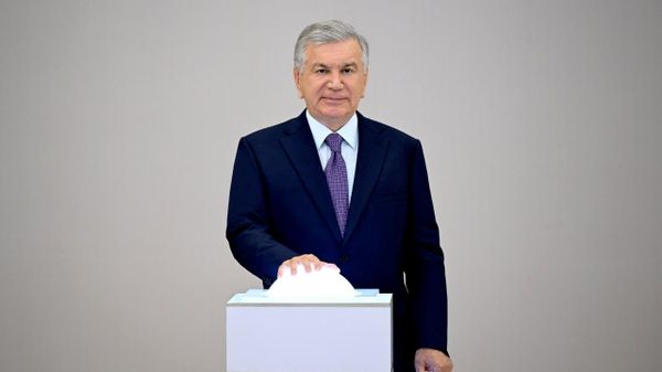 Шавкат Мирзиёев в Хиве ввел в строй 12 проектов на $176 млн - Sputnik Узбекистан