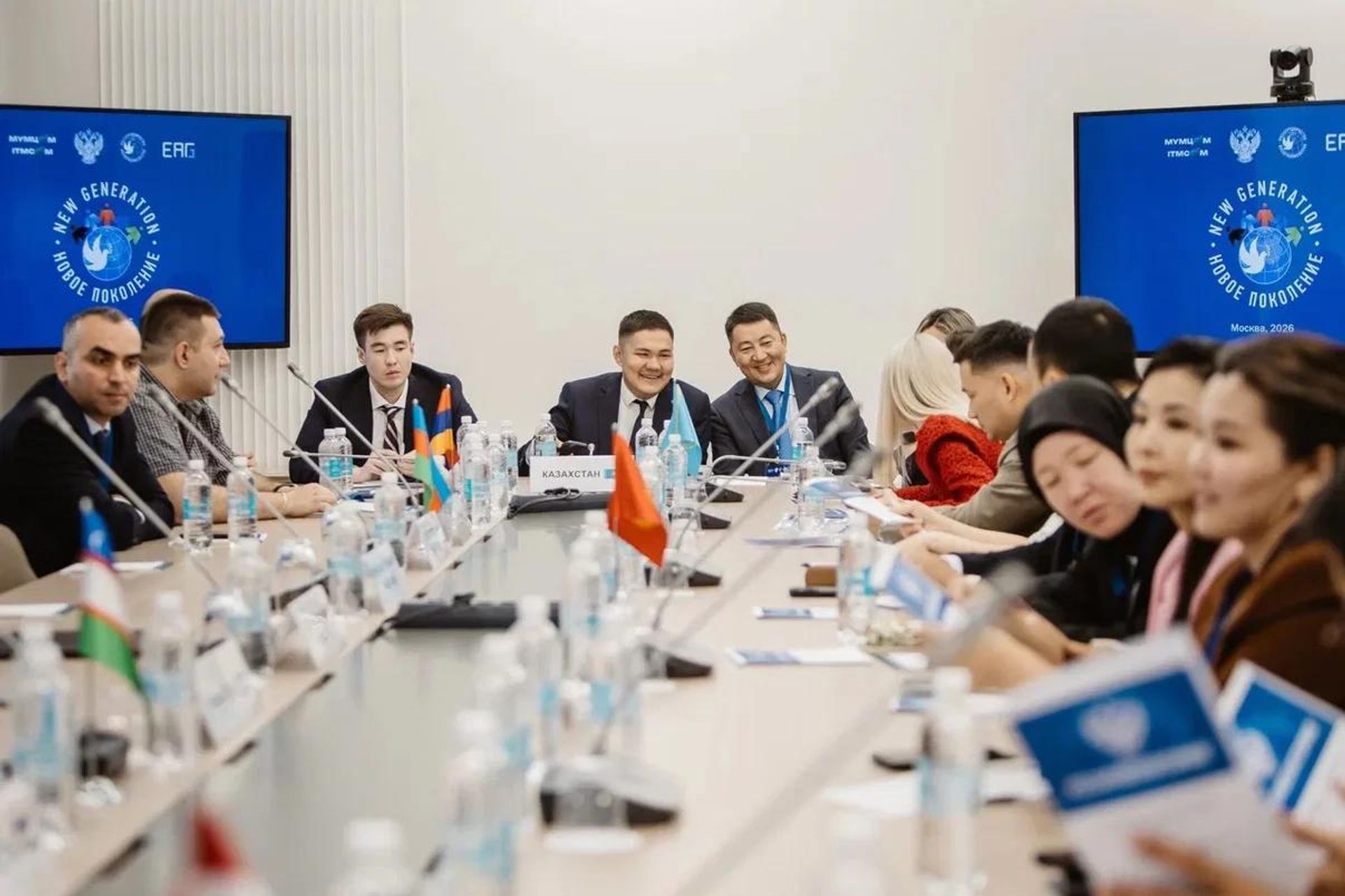 Узбекистанцы с коллегами по СНГ участвуют в программе для молодых финансовых разведчиков - Sputnik Узбекистан, 1920, 19.08.2026