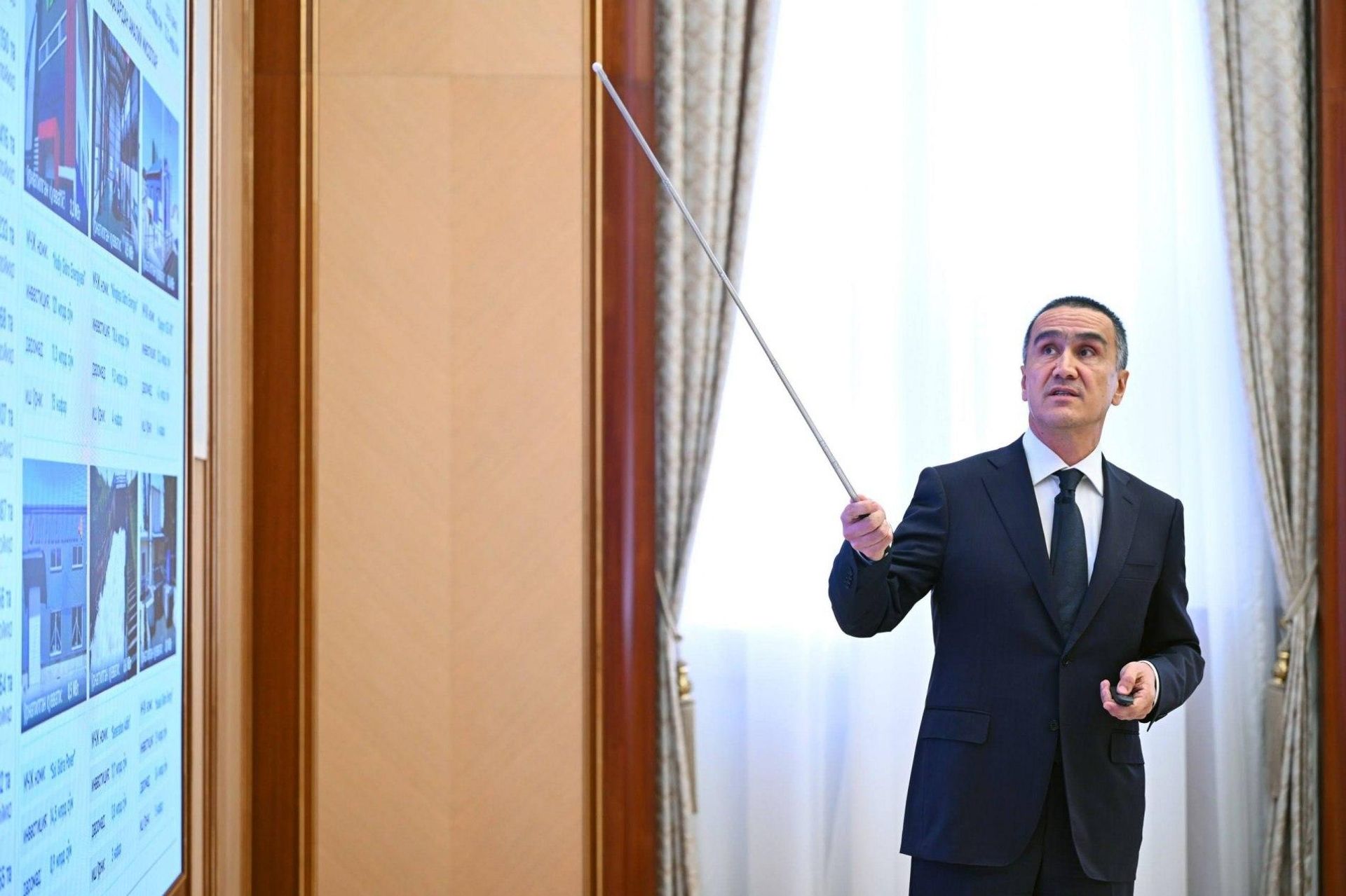 Узбекистан к 2030 году планирует ежегодную выработку 620 млн кВт·ч электроэнергии Узбекистан к 2030 году планирует ежегодную выработку 620 млн кВт·ч электроэнергии - Sputnik Узбекистан, 1920, 20.08.2026