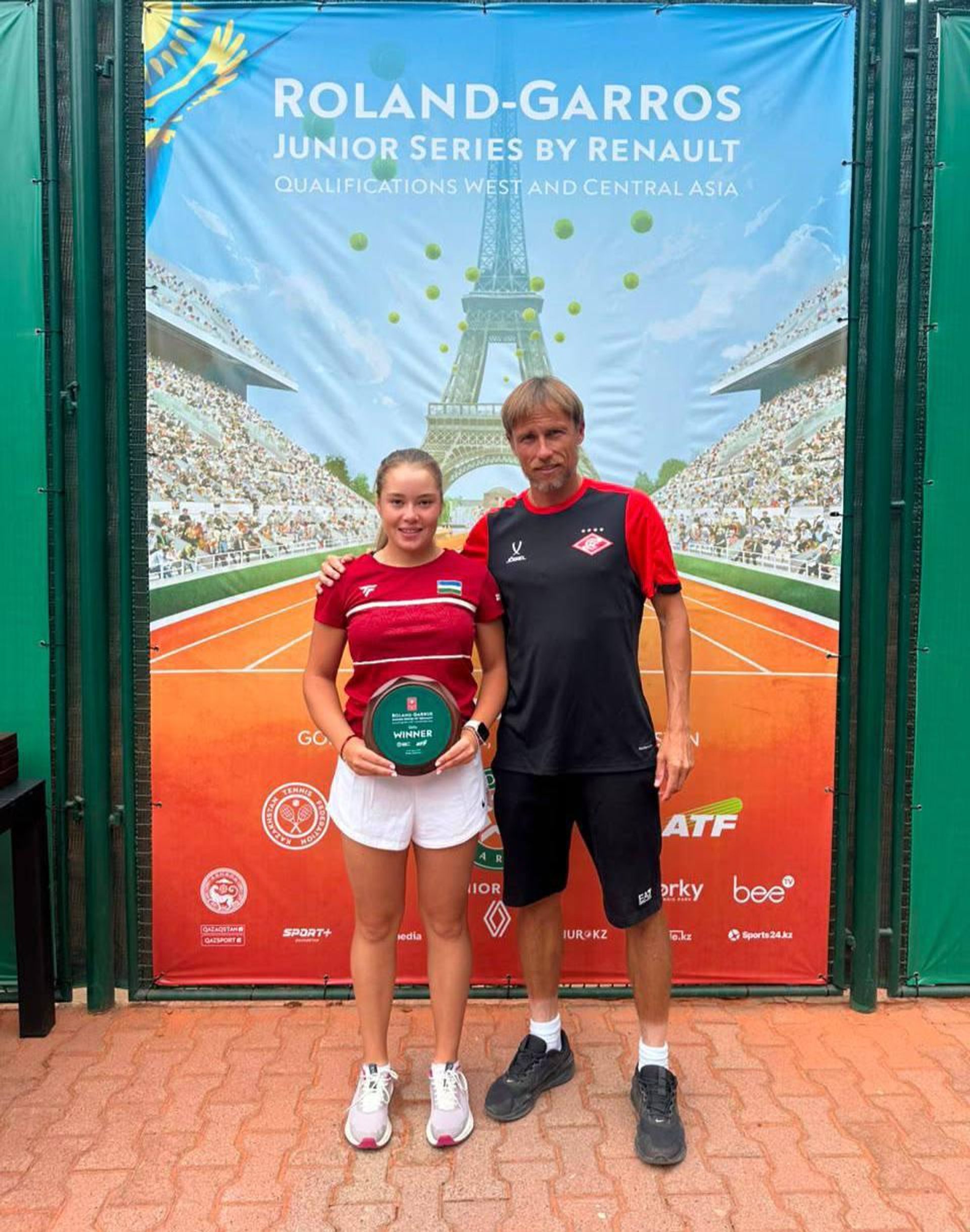 Представительница Узбекистан выиграла отборочный турнир Roland-Garros Junior Series by Renault – West and Central Asia среди теннисистов до 16 лет в Алматы - Sputnik Узбекистан, 1920, 23.08.2026