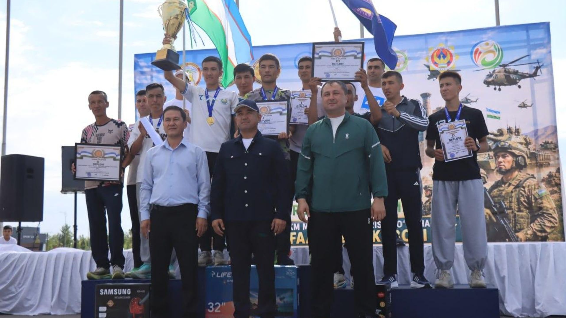 В Самарканде прошел полумарафон на Кубок министра обороны В Самарканде прошел полумарафон на Кубок министра обороны - Sputnik Узбекистан, 1920, 23.08.2026