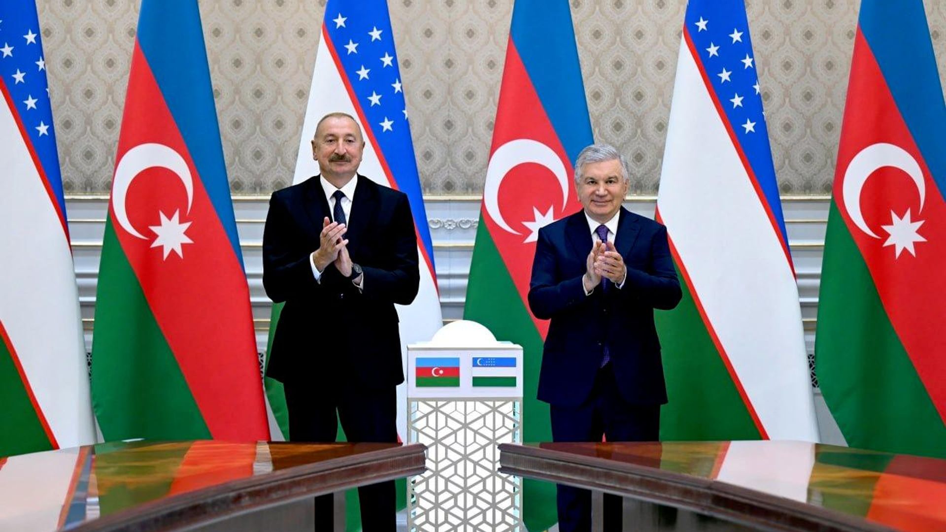 Президенты Узбекистана и Азербайджана приняли участие в церемонии запуска совместных проектов Президенты Узбекистана и Азербайджана приняли участие в церемонии запуска совместных проектов - Sputnik Узбекистан, 1920, 23.08.2026