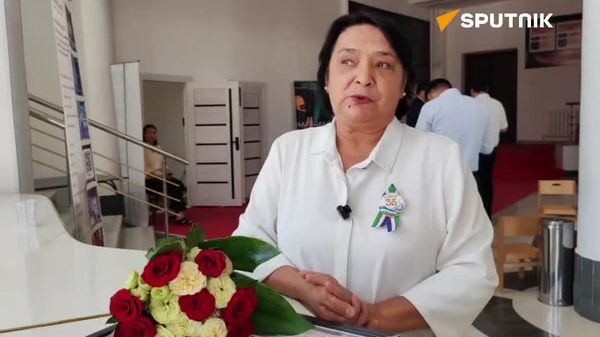Почти полвека в школе: учитель из Самарканда — о том, почему молодежи нужны не только знания - Sputnik Узбекистан