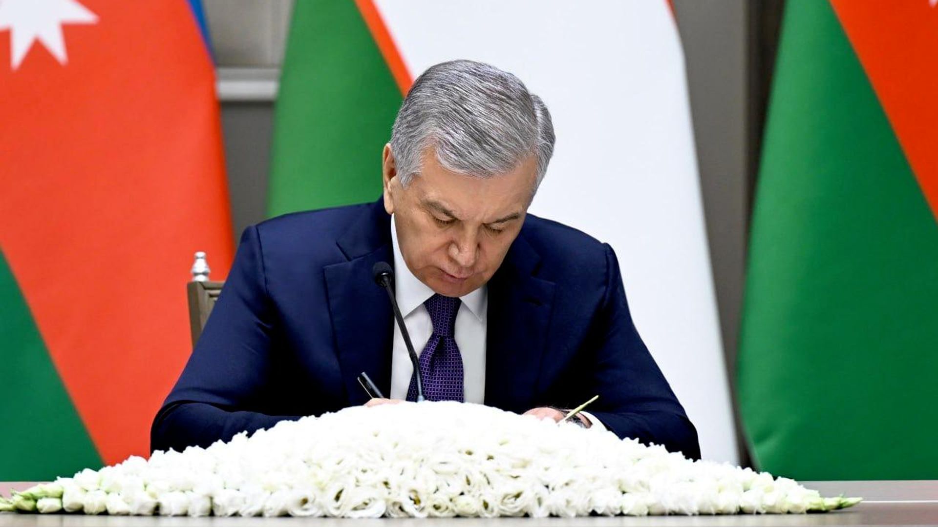 Узбекистан и Азербайджан подписали ряд двусторонних документов Узбекистан и Азербайджан подписали ряд двусторонних документов - Sputnik Узбекистан, 1920, 24.08.2026