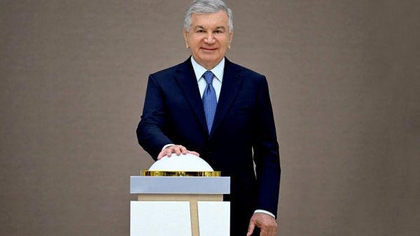 Шавкат Мирзиёев ввел в строй новые объекты в регионах Узбекистана в связи с 35-летием независимости - Sputnik Узбекистан