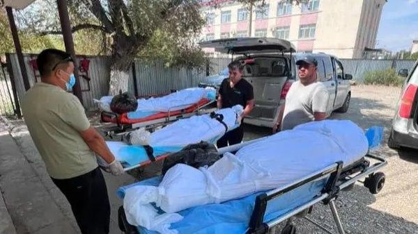 Тела граждан Узбекистана, погибших в ДТП в Казахстане, доставили на родину - Sputnik Узбекистан