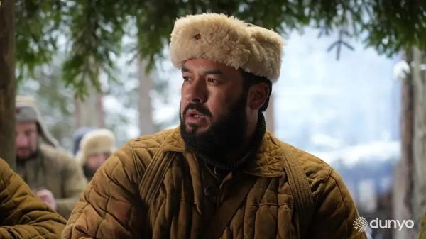 Узбекский актер Улугбек Кадыров на кинофестивале в Санкт-Петербурге был удостоен премии в номинации Лучшая мужская роль  - Sputnik Узбекистан