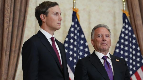 Zat prezidenta SShA Djared Kushner i spesposlannik Stiv Uitkoff - Sputnik O‘zbekiston