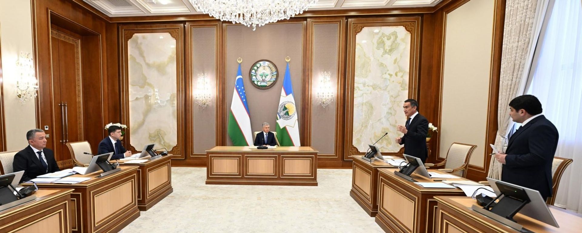 Shavkat Mirziyoyev oznakomilsya s prezentatsiyey po reformirovaniyu sistemi obespecheniya sjijennim gazom - Sputnik O‘zbekiston, 1920, 07.09.2026