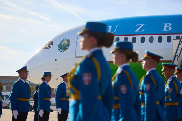 Шавкат Мирзиёев вместе с супругой прибыл с официальным визитом в город Белград Шавкат Мирзиёев вместе с супругой прибыл с официальным визитом в город Белград - Sputnik Узбекистан
