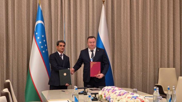Федеральная таможенная служба РФ и Таможенный комитет РУз подписали меморандум об обмене опытом и сотрудничестве - Sputnik Узбекистан