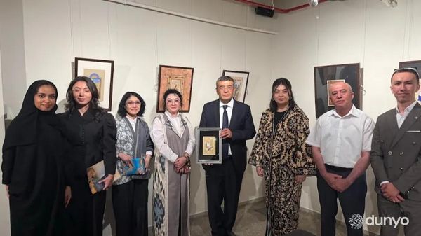 В столице Саудовсой Аравии Эр-Рияде открыли двухдневную выставку узбекской миниатюры - Sputnik Узбекистан