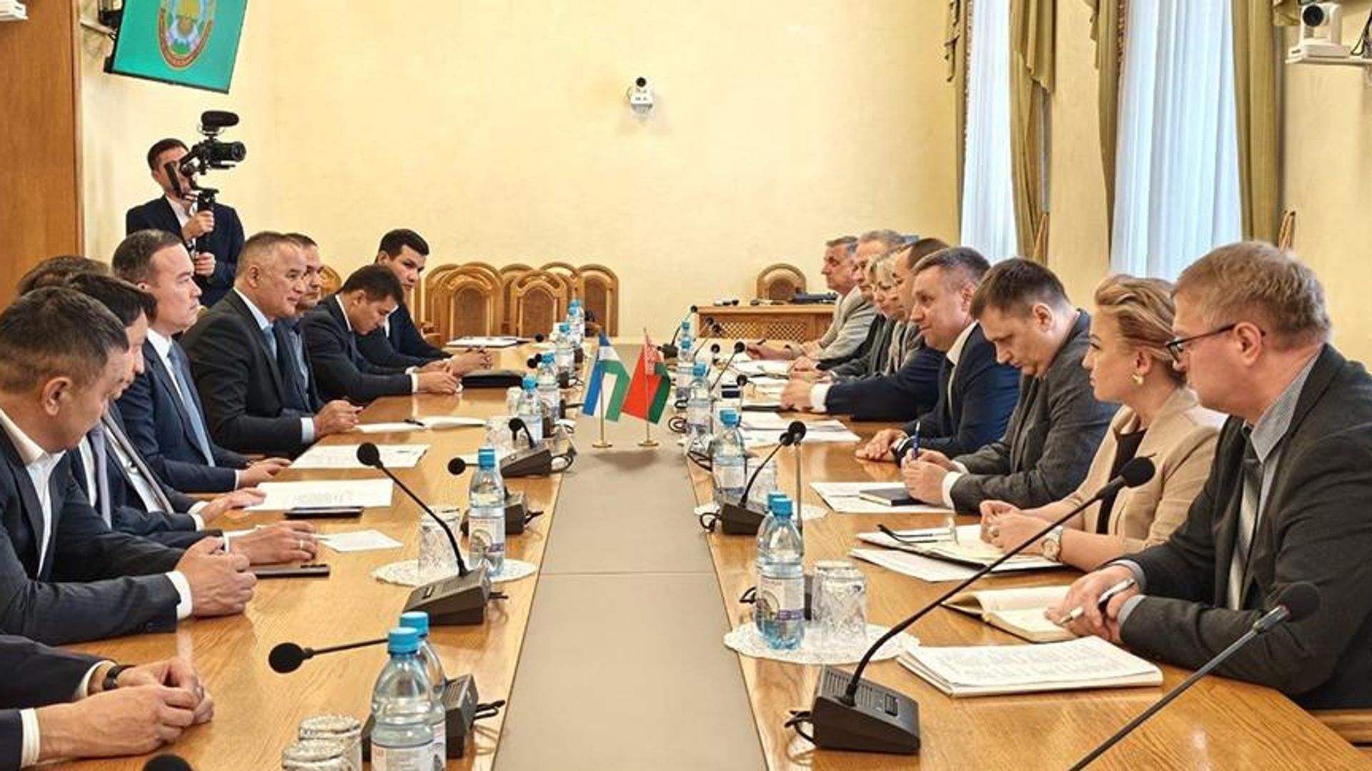 Встреча министра сельского хозяйства и продовольствия Беларуси с хокимом Сурхандарьинской области Узбекистана - Sputnik Узбекистан, 1920, 09.09.2026