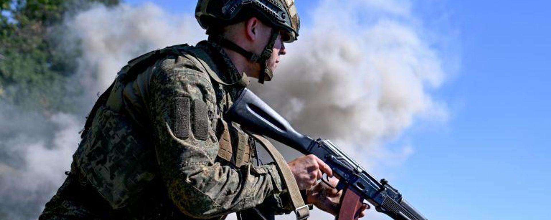 Российский военнослужащий в зоне проведения спецоперации. - Sputnik Ўзбекистон, 1920, 14.09.2026