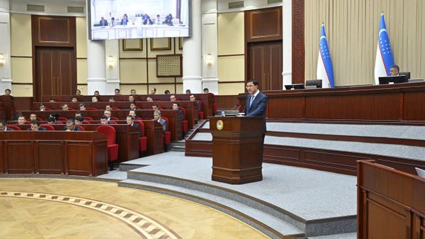 Jamshid Kuchkarov predstavil otchot ob ispolnenii gosbudjeta za pervoe polugodie 2026 goda - Sputnik O‘zbekiston