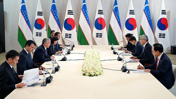 Mirziyoyev obsudil novie proyekti s krupnimi koreyskimi kompaniyami - Sputnik O‘zbekiston