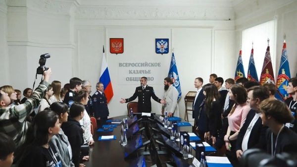 Два узбекистанца приняли участие в международном проекте Маршрут мужества в России - Sputnik Узбекистан