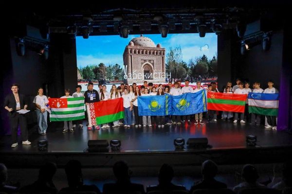 Два узбекистанца приняли участие в международном проекте Маршрут мужества в России Два узбекистанца приняли участие в международном проекте Маршрут мужества в России - Sputnik Узбекистан