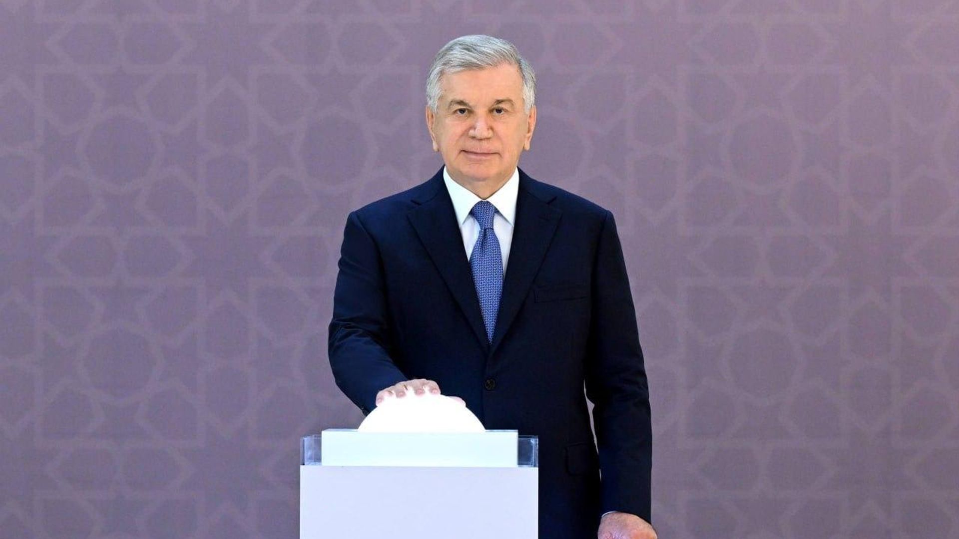 Шавкат Мирзиёев в Каракалпакстане дал старт запуску и строительству новых проектов Шавкат Мирзиёев в Каракалпакстане дал старт запуску и строительству новых проектов - Sputnik Узбекистан, 1920, 18.09.2026