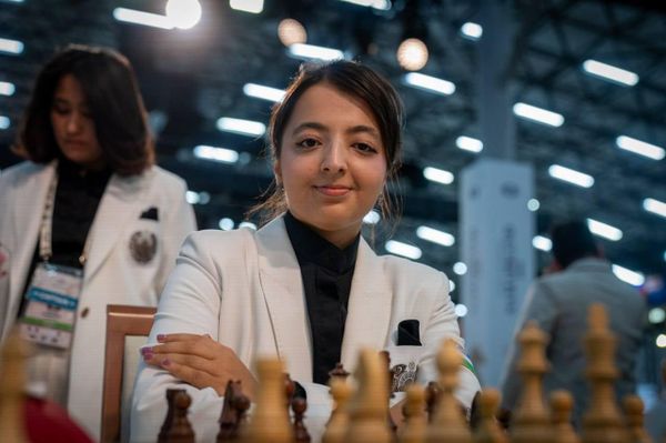 Шахматисты из Узбекистана третий день лидируют на Всемирной олимпиаде Шахматисты из Узбекистана третий день лидируют на Всемирной олимпиаде - Sputnik Узбекистан
