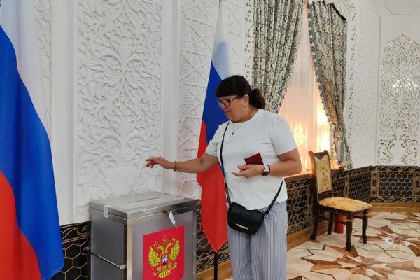 Россияне в Узбекистане активно голосуют на выборах в Госдуму РФ  - Sputnik Узбекистан