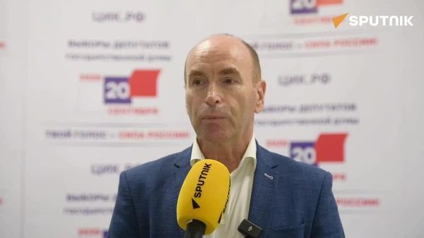 Наблюдатель рассказал о ходе проведения выборов в посольстве РФ в Ташкенте - Sputnik Узбекистан