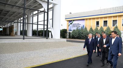Визит Шавката Мирзиёева в Андижанскую область начался с осмотра реконструкции международного аэропорта