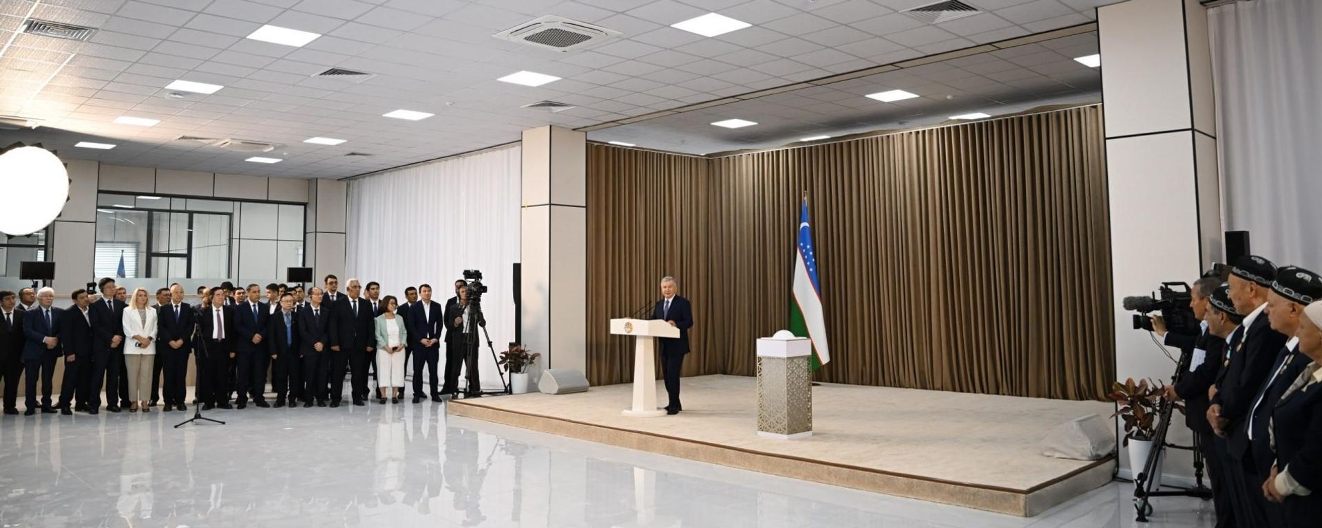 Shavkat Mirziyoyev prinyal uchastie v seremonii zapuska investproyektov - Sputnik O‘zbekiston, 1920, 23.09.2026