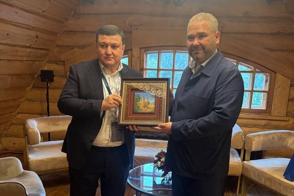 Sostoyalas vstrecha pervogo zamestitelya ministra kulturi Uzbekistana Nodirbeka Sayfullayeva i zamestitelya ministra kulturi RF Andreya Malisheva. Sostoyalas vstrecha pervogo zamestitelya ministra kulturi Uzbekistana Nodirbeka Sayfullayeva i zamestitelya ministra kulturi RF Andreya Malisheva. - Sputnik O‘zbekiston