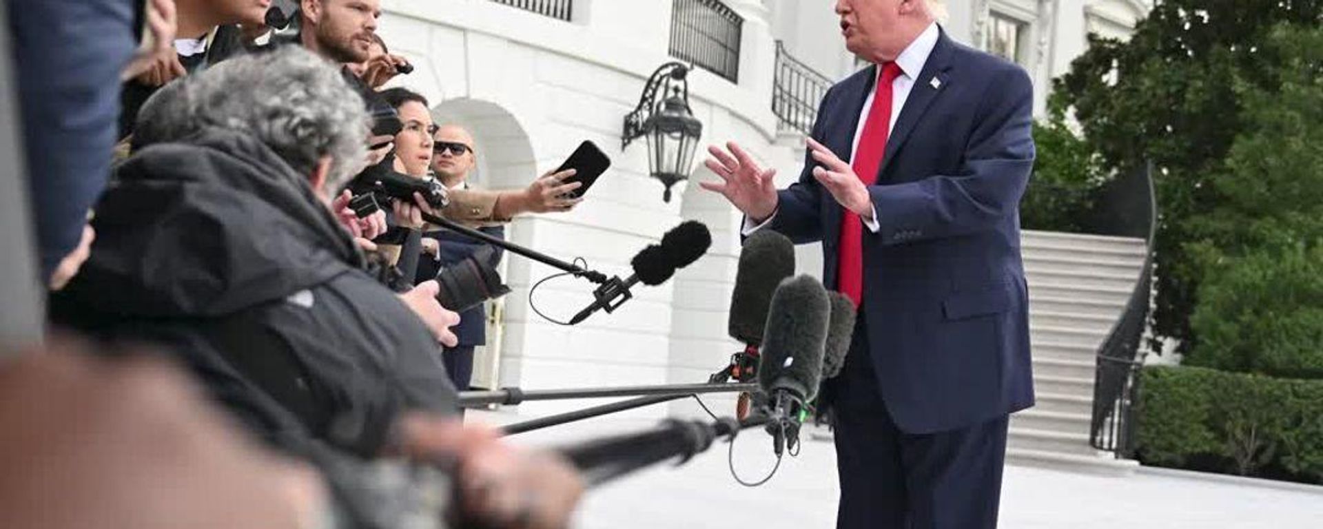 Трамп отверг предложение Ирана открыть Ормузский пролив в течение недели - Sputnik Ўзбекистон, 1920, 27.09.2026