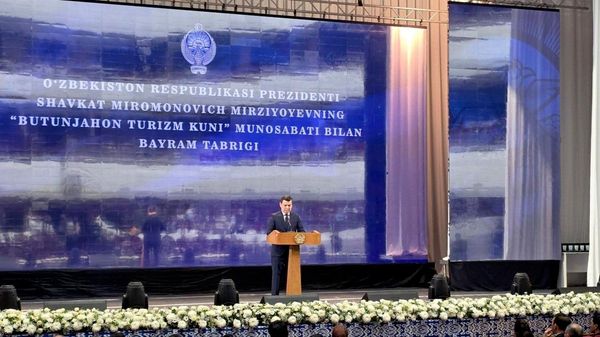 К 2030 году планируется довести число иностранных туристов до 20 млн человек в год, увеличить долю туризма в валовом внутреннем продукте до 7%, а экспорт услуг — до более $8 млрд - Sputnik Узбекистан
