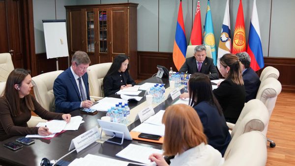 Рассмотрен отчет о мониторинге правоприменительной практики в сфере защиты прав на объекты интеллектуальной собственности в странах ЕАЭС за 2025 год - Sputnik Узбекистан