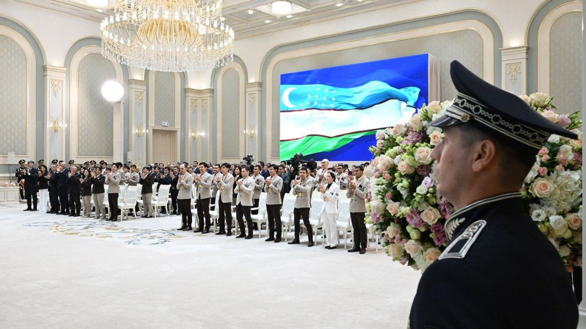 Победители и призеры Всемирных олимпиад по шахматам и парашахматам получат квартиры и автомобили Победители и призеры Всемирных олимпиад по шахматам и парашахматам получат квартиры и автомобили - Sputnik Узбекистан, 1920, 29.09.2026