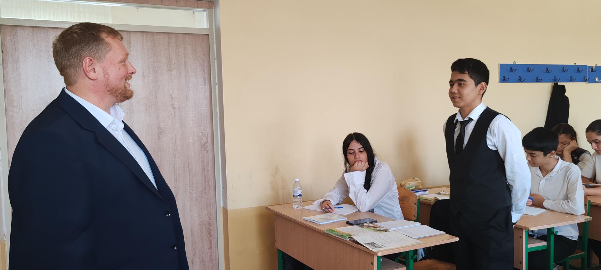 Преподаватели вузов Артем Маманков и Надежда Воробьева приехали в Узбекистан по проекту Российский учитель за рубежом. - Sputnik Узбекистан, 1920, 01.10.2026