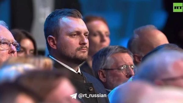 Евросоюз сам развалится из-за проблем в экономике, его не надо разваливать — Путин - Sputnik Узбекистан