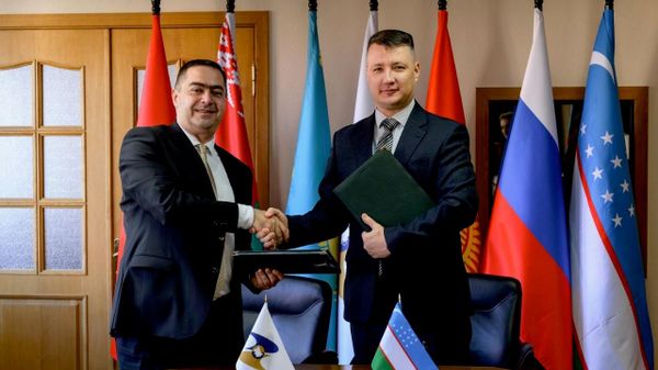 YeAES i Uzbekistan soglasovali proyekt soglasheniya ob obmene tamojennoy informatsiyey. - Sputnik O‘zbekiston
