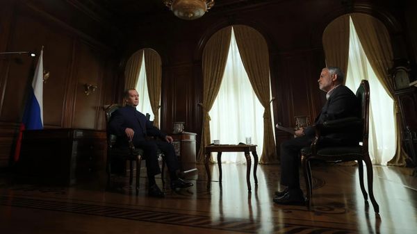 Дмитрий Медведев дал интервью Иранскому государственному телевидению - Sputnik Ўзбекистон