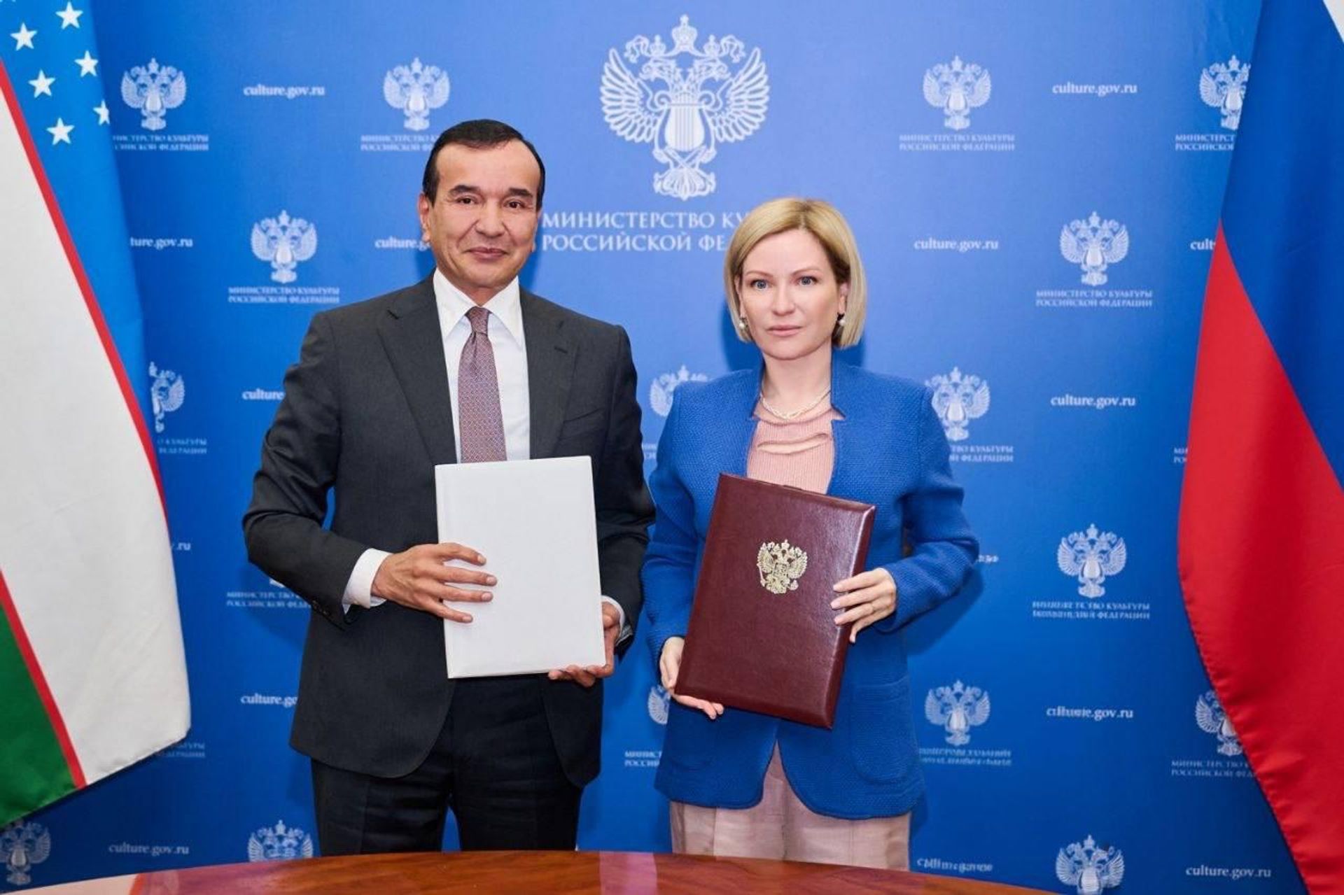 Министр культуры РФ Ольга Любимова встретилась с министром культуры Республики Узбекистан Озодбеком Назарбековым. Министр культуры РФ Ольга Любимова встретилась с министром культуры Республики Узбекистан Озодбеком Назарбековым. - Sputnik Узбекистан, 1920, 06.10.2026