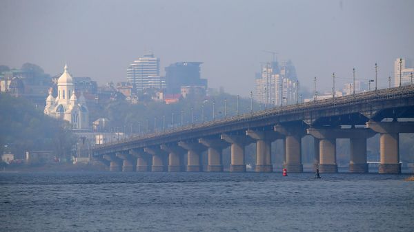 Пожар в зоне отчуждения Чернобыльской АЭС / Загрязнение воздуха в Киеве - Sputnik Узбекистан