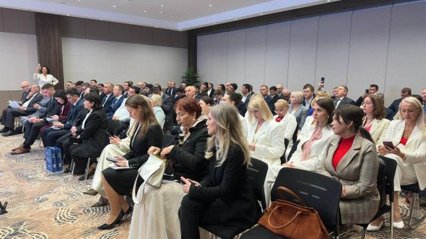 В Фергане проходит 13-е совместное заседание Российско-Узбекских и Узбекско-Российских деловых советов - Sputnik Узбекистан